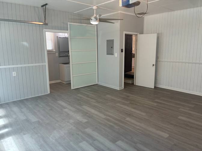 Alcove Rooms's room