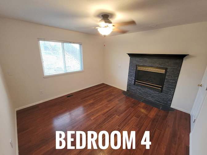 HomeCrew's room