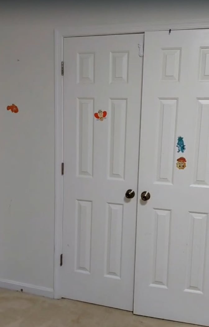 JORGE LUIS's room