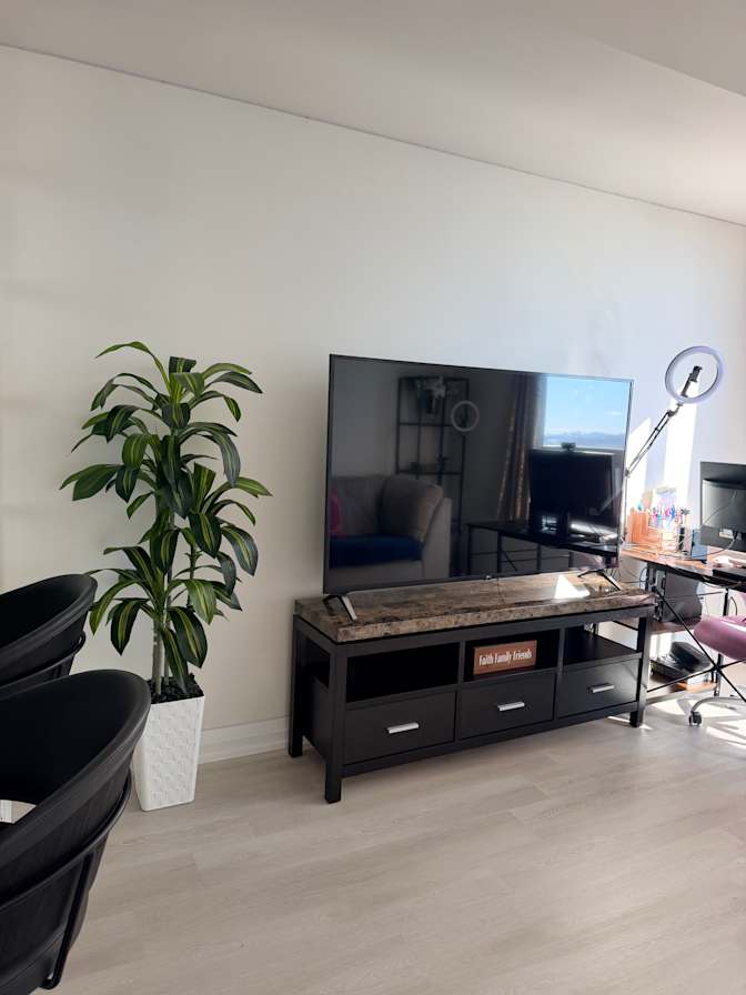Nioka's room