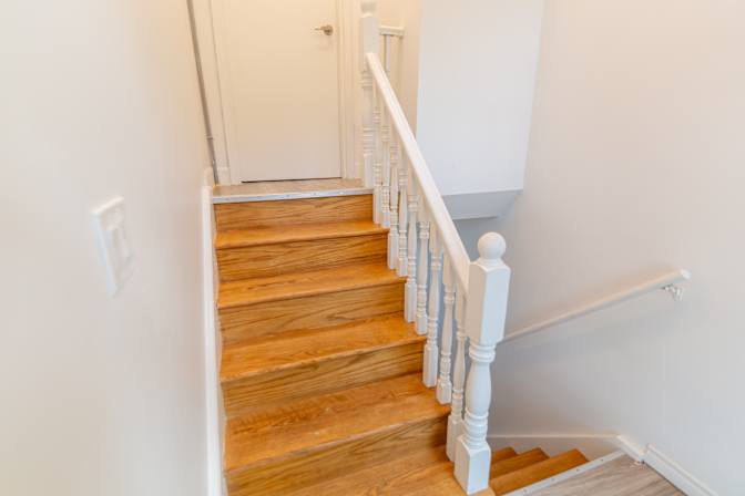 Linda Astafanos's room