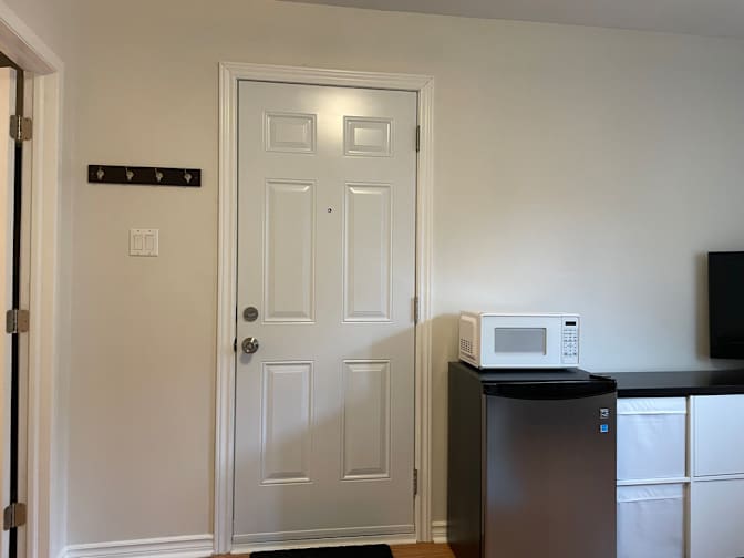 Janelle Desjardins's room