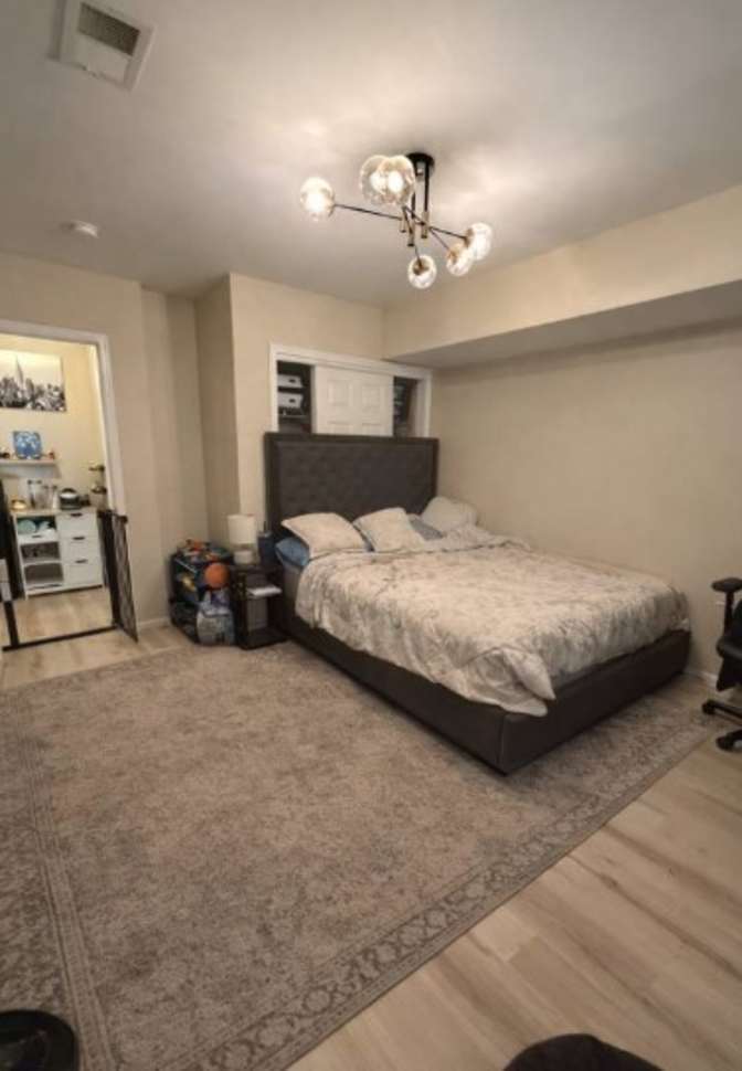 Pets are allowed's room