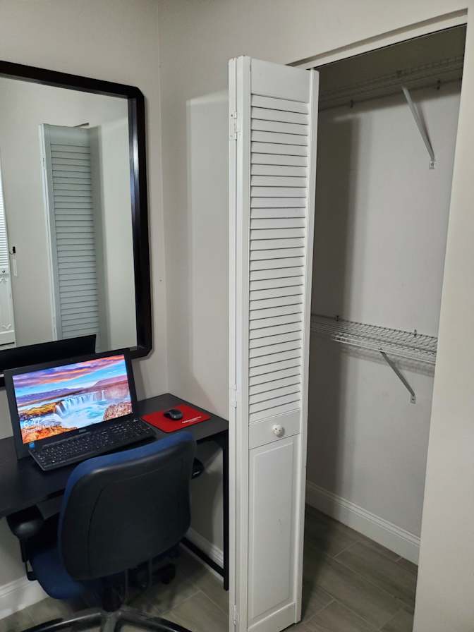 Jason Bryan, Realtor's room