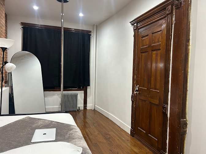 Lee's room