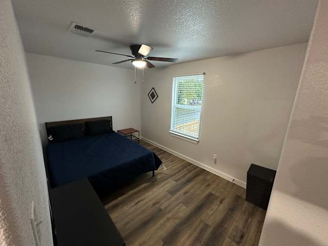 Garfield Crumbie's room