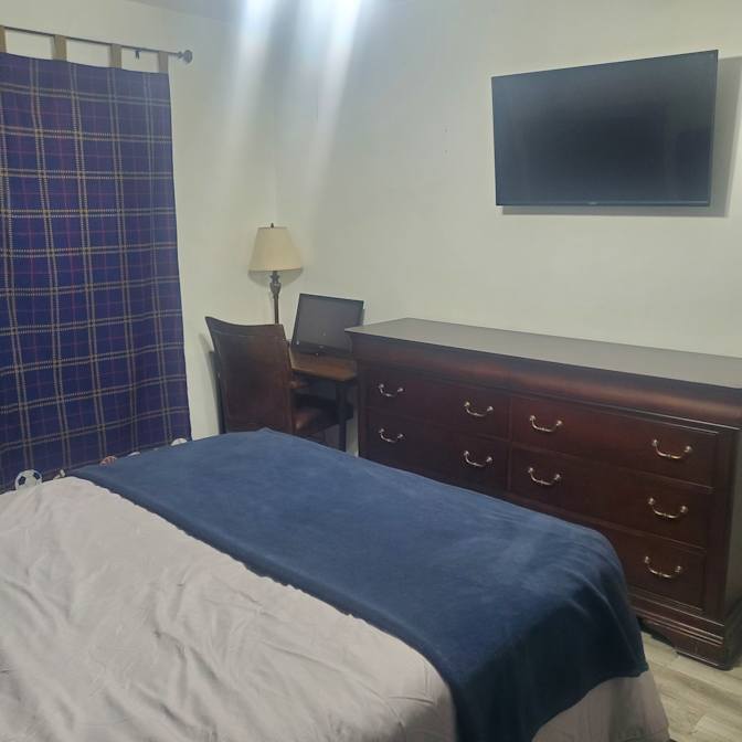 Jason Bryan, Realtor's room