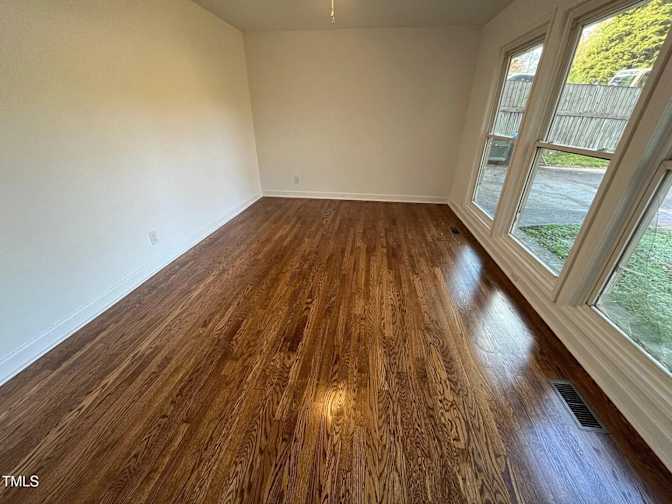 Alcove Rooms's room