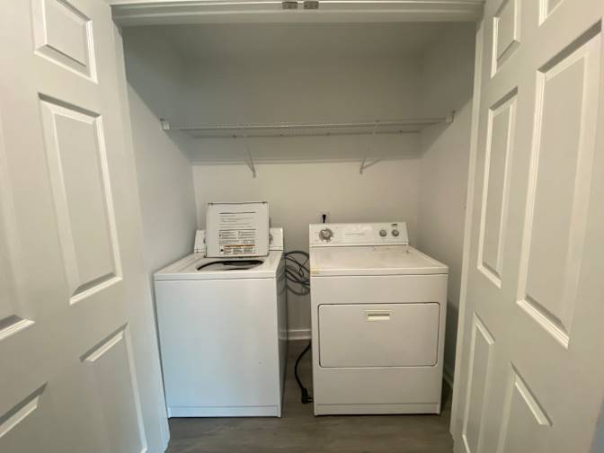 Alcove Rooms's room