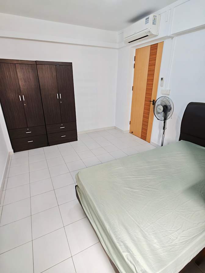 simon's room