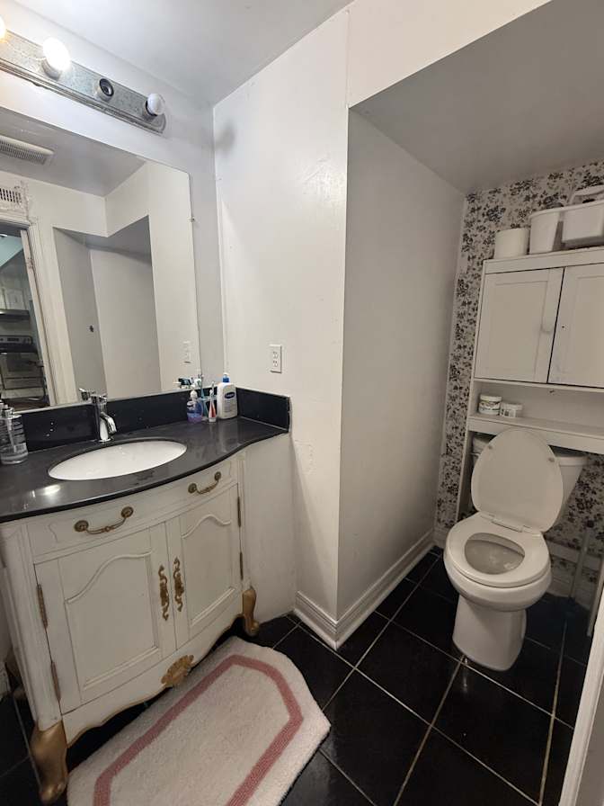 Hannah Nguyen's room