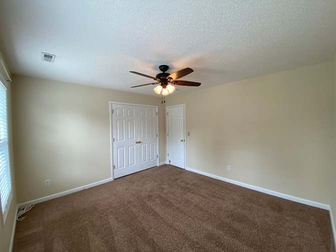 Alcove Rooms's room