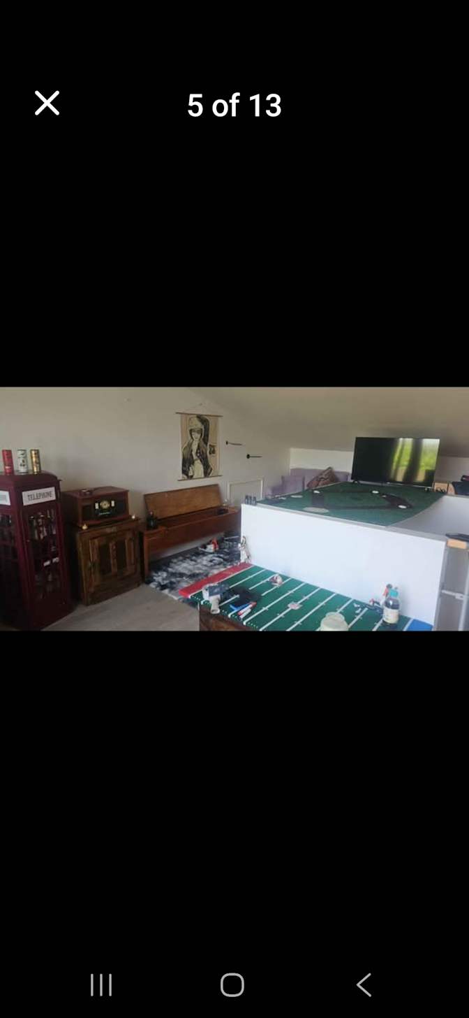 Ron's room