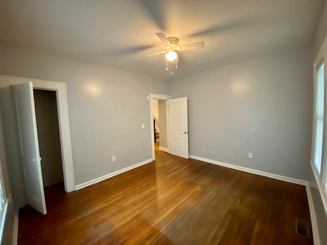 Alcove Rooms's room
