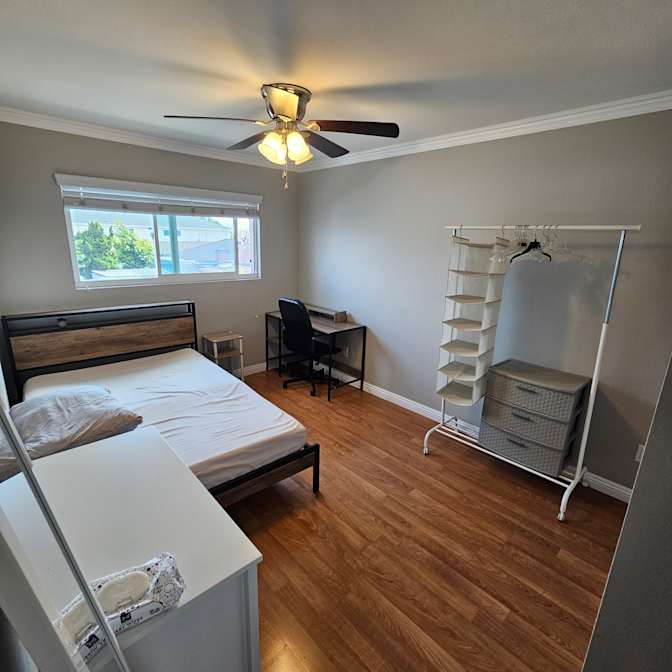 SEUNGWOO's room