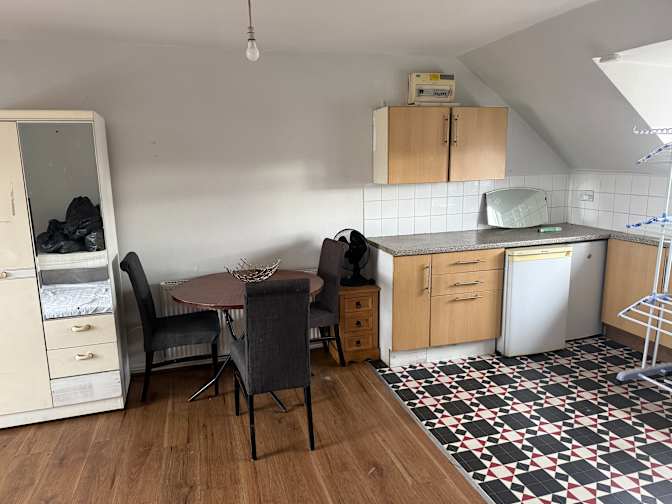M hassan's room