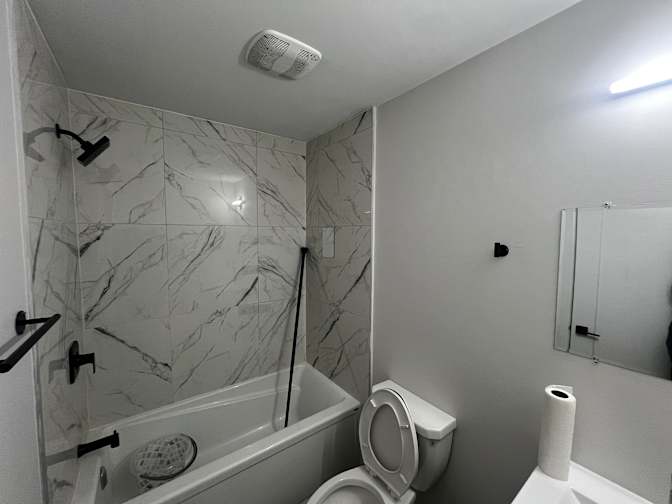 Ayomi Adeniyi's room