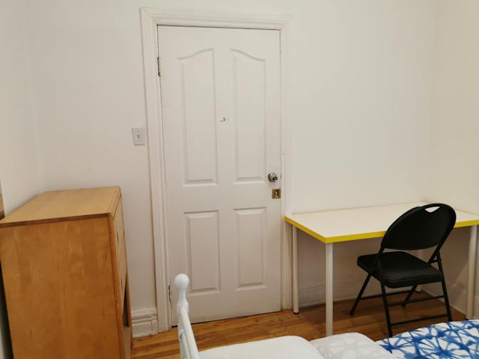 LEI XU's room