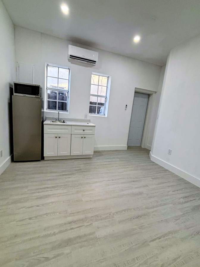 Luis's room