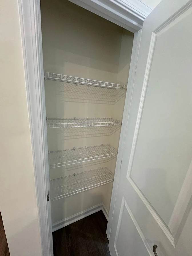 Alcove Rooms's room