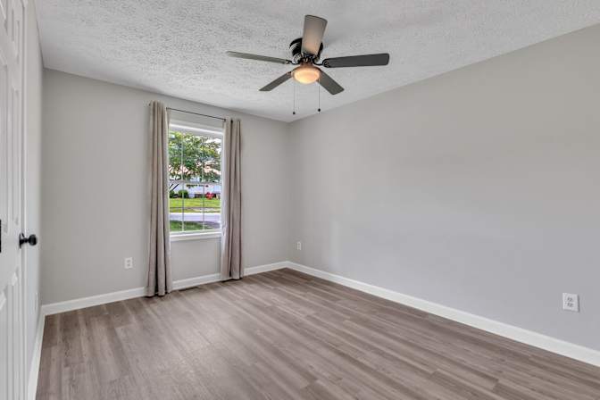 lifedoorrentals's room