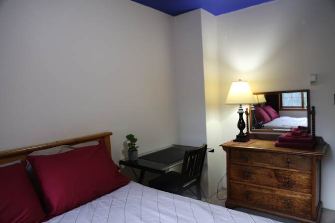 Suzanne Villeneuve's room