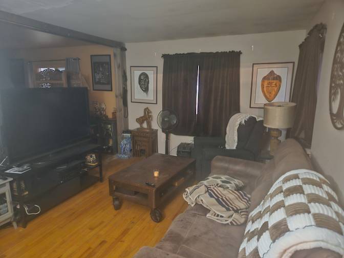 Lee's room