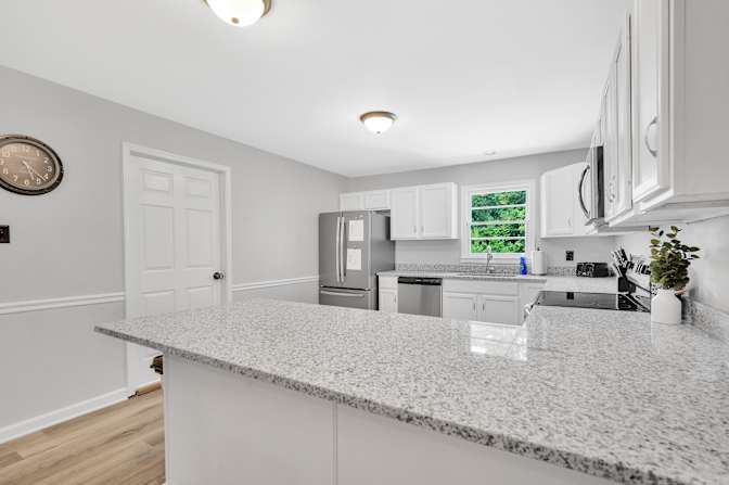 lifedoorrentals's room