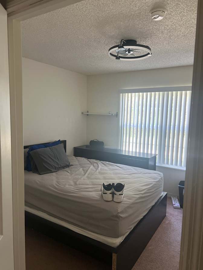 Luis Eduardo Cruz's room