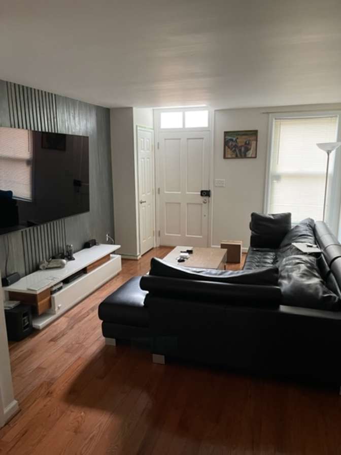 Tunde's room