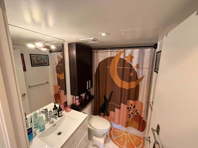 Tony kim's room