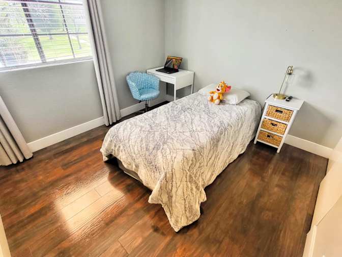 Glen's room
