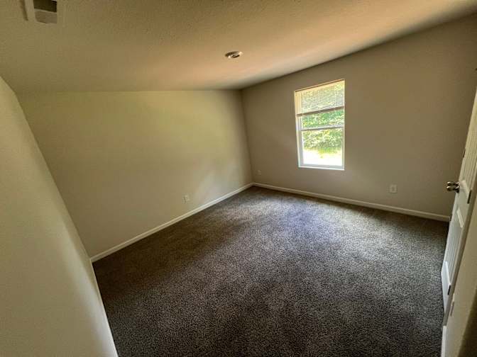 Alcove Rooms's room