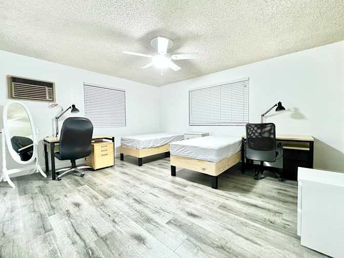 Intellis's room