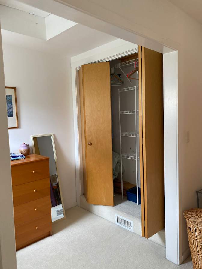 Dee's room
