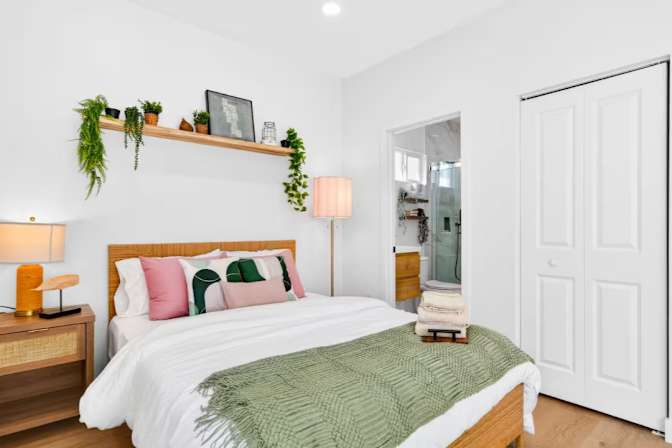Alicia's room