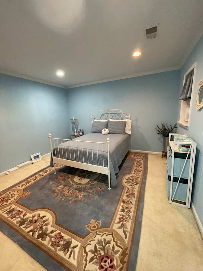 Carmen's room