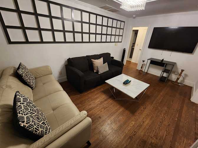 CL&C Property Management and Consulting's room