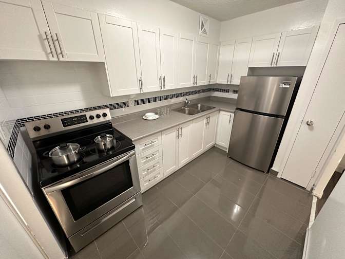 Housingfouryou's room