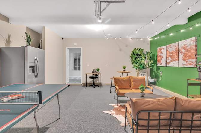 lifedoorrentals's room