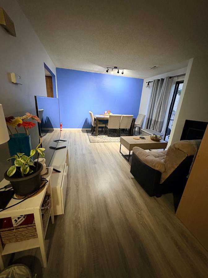 Jun's room