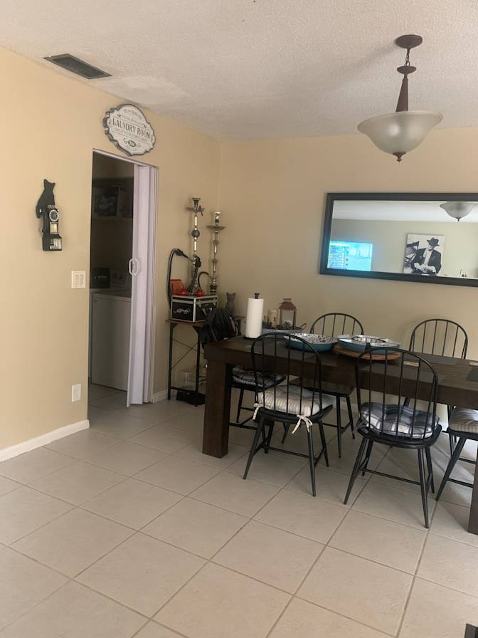 Dayanitza's room