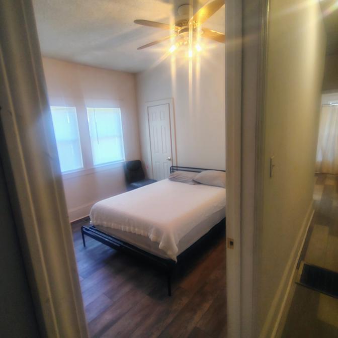 Alcove Rooms's room