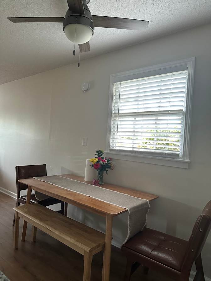 Dee's room
