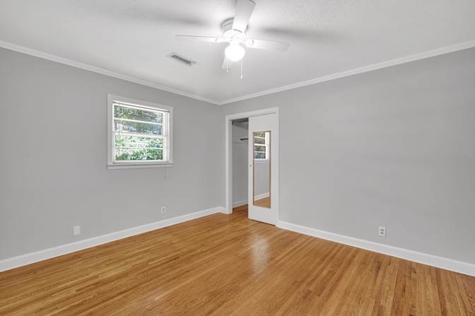 lifedoorrentals's room
