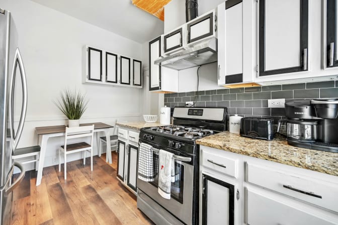 CL&C Property Management and Consulting's room
