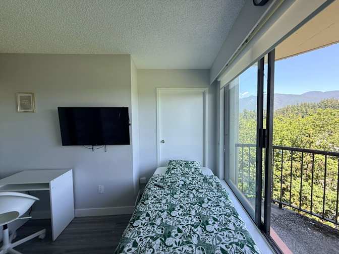 Leo's room