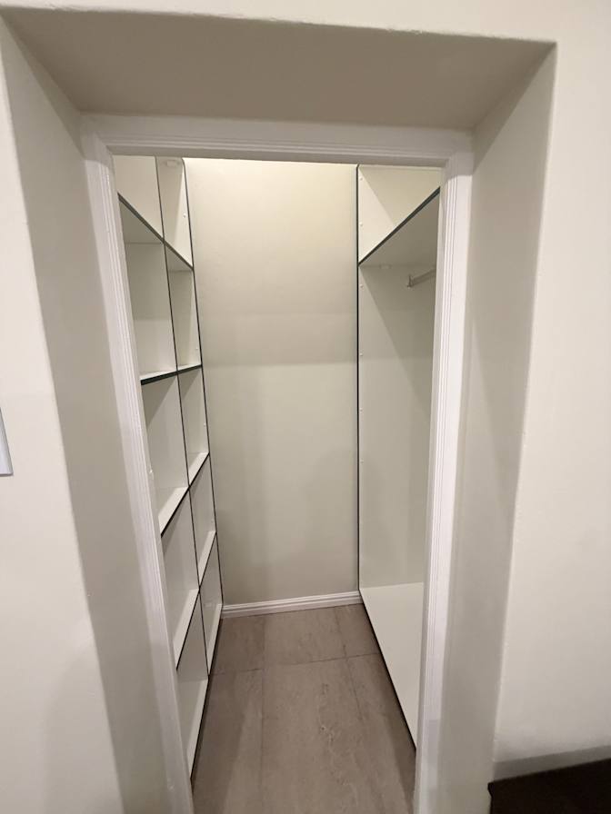 Georgios's room