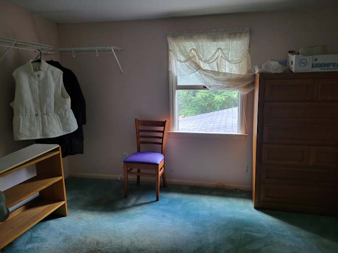 Between Newark - Wilmington Shared House's room