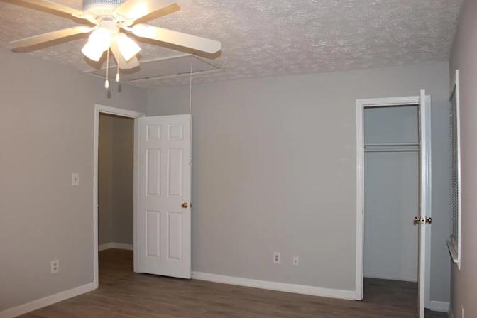 Alcove Rooms's room